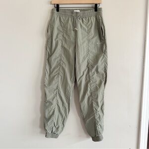 Wilo • womens olive green track style pants